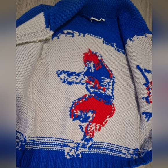 Vintage Cowichan Hand Knit Chunky Sweater Boys - Girls Large Football #29 - Picture 4 of 11